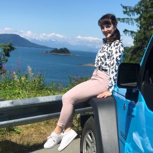 Meet your Posher, Lorin